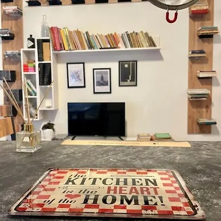 Redecorated Flat With The Island Kitchen 100 Mbps Apartment *