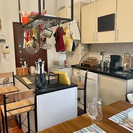 Apartment Redecorated Flat With The Island Kitchen 100 Mbps