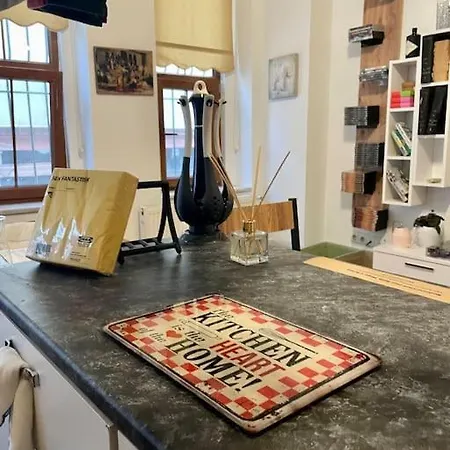 Redecorated Flat With The Island Kitchen 100 Mbps *