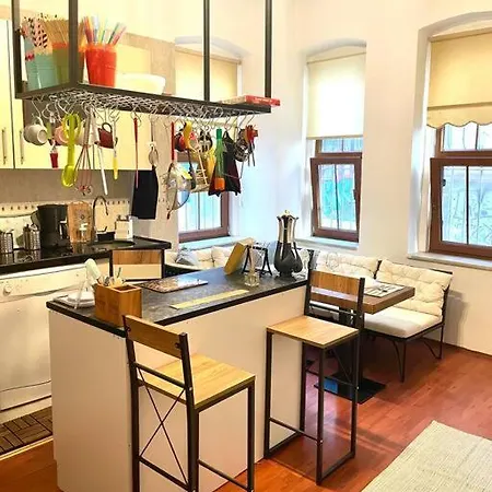 Apartamento Redecorated Flat With The Island Kitchen 100 Mbps *